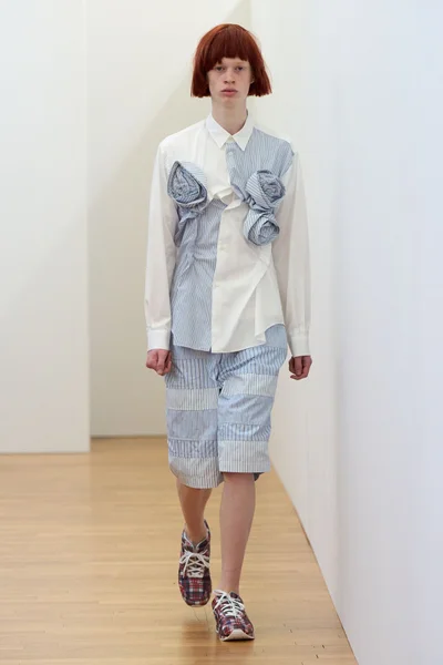 Look 13